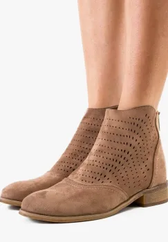 Ghete dama Momre Maro imagine