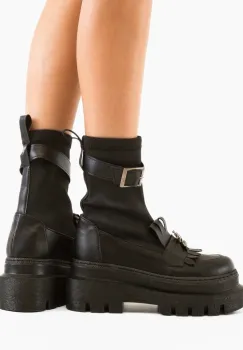 Ghete dama Nemyra Negre imagine