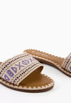 Papuci dama Chibuzo Mov imagine