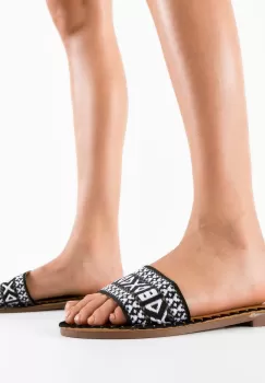 Papuci dama Chibuzo Negri imagine