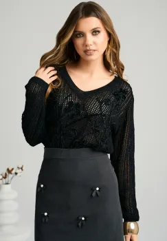 Bluza casual din tricot neagra cu flori catifelate imagine