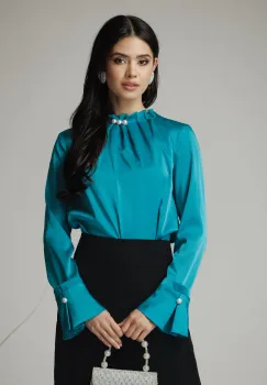 Bluza MBG eleganta din satin turcoaz cu perle la guler imagine