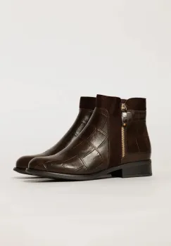 Botine maro elegante cu toc jos si textura piele de crocodil imagine