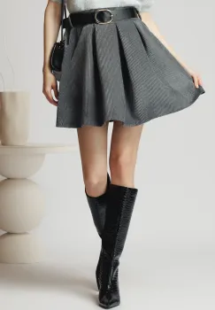 Fusta scurta casual din velur gri cu buzunare si curea in talie imagine