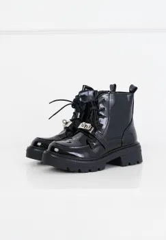 Ghete casual din piele ecologica lacuita cu siret si catarama imagine