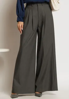 Pantaloni dama gri cu dungi cu pliuri si croi lejer imagine