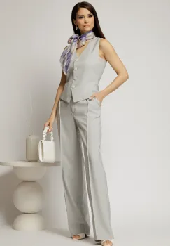 Pantaloni DY Fashion gri cu pliu din talie si banda cu nasture imbracat imagine