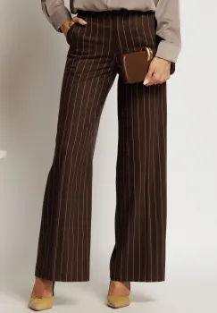 Pantaloni DY Fashion lungi maro cu dungi din stofa si croi lejer imagine
