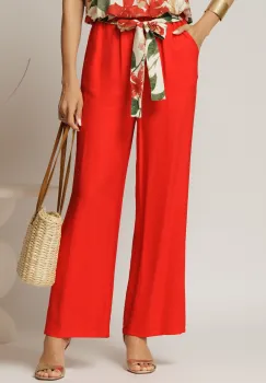 Pantaloni rosii din viscoza cu croi lejer si cordon cu print imagine