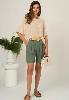 Pantaloni scurti kaki din in cu croi lejer si curea in talie imagine