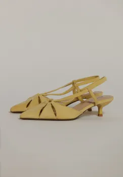 Pantofi galbeni din piele intoarsa ecologica cu barete imagine