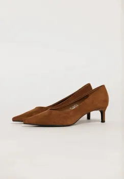 Pantofi maro eleganti din piele intoarsa ecologica cu toc jos imagine