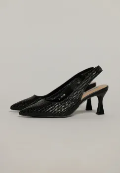 Pantofi negri din piele ecologica cu design impletit imagine