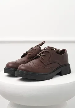 Pantofi Oxford maro din piele ecologica cu siret imagine