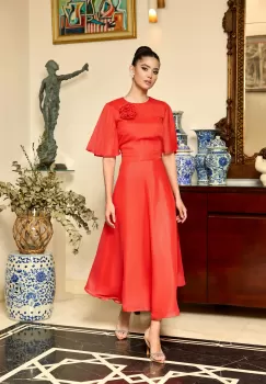 Rochie DY Fashion corai lunga cu accesoriu la bust imagine