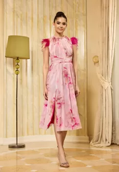 Rochie Dy Fashion cu imprimeu roz si pene la umeri imagine