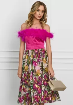 Rochie DY Fashion fucsia cu imprimeu pe fusta si pene la bust imagine