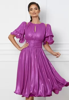 Rochie Dy Fashion magenta metalizat cu volane pe maneci imagine