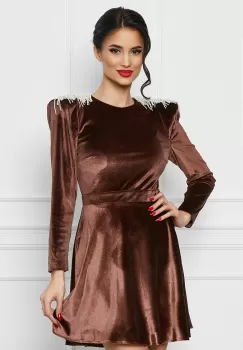 Rochie Dy Fashion maro din catifea cu franjuri la umeri imagine