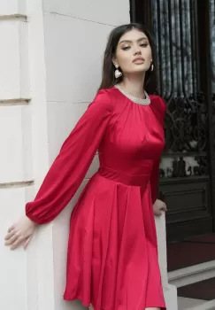 Rochie Dy Fashion rosie accesorizata cu perlute la decolteu imagine