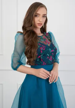 Rochie DY Fashion turcoaz din organza cu broderie florala la bust imagine