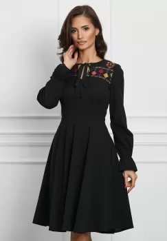 Rochie Moze neagra clos cu broderie la bust imagine