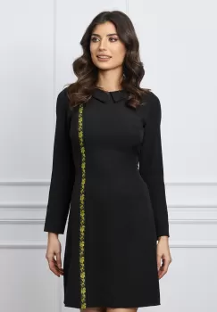 Rochie Moze neagra cu guler si banda florala decorativa imagine