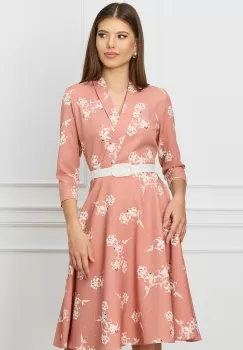 Rochie Sabrina roz coniac cu imprimeuri florale albe si curea in talie imagine