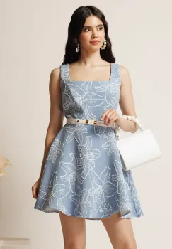Rochie scurta bleu in clos cu model floral 3D si curea in talie imagine