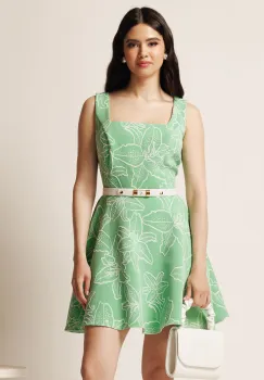 Rochie scurta verde in clos cu model floral 3D si curea in talie imagine