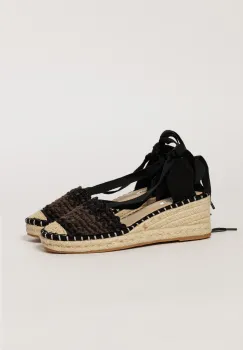 Sandale casual bej cu insertii negre si talpa din iuta impletita imagine