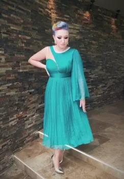 Rochie M5071 T68 verde Ginette imagine