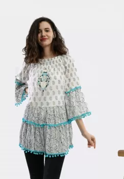 Bluza brodata cu imprimeu si ciucuri 3 imagine