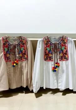 Bluza brodata cu motive geometrice si ciucuri - Eva imagine