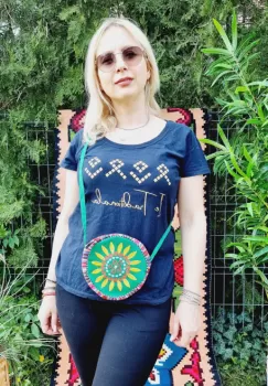 Geanta stilizata cu motive traditionale cu floare 11 imagine