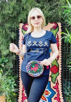 Geanta stilizata cu motive traditionale cu floare 12 imagine