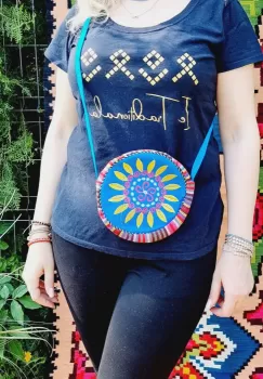 Geanta stilizata cu motive traditionale cu floare 6 imagine