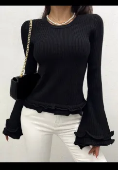 Pulover tricotat cu volane la maneci si tiv imagine