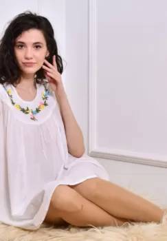 Rochie alba brodata Anto imagine