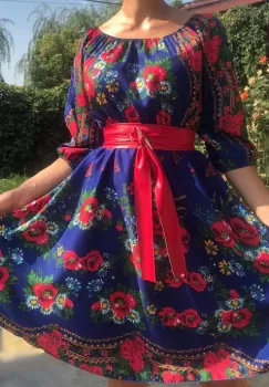 Rochie Traditionala cu bujori 4 imagine