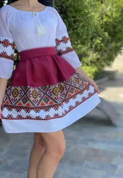 Rochie Traditionala stilizata cu Laura 4 imagine