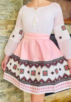 Rochie Traditionala stilizata cu Laura 7 imagine
