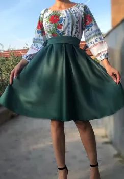 Rochie Traditionala stilizata cu maci 12 imagine