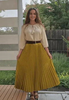 Set traditional format din ie traditionala, fusta plisata si curea 172 imagine