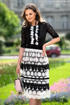 Bluza dama din voal cu maneci din dantela si volane aplicate imagine