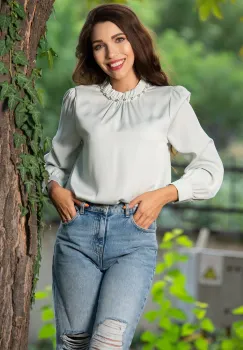 Bluza dama eleganta mint din voal cu colier din strassuri imagine