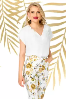 Bluza Pretty Girl casual ecru din vascoza cu decolteu anchior imagine