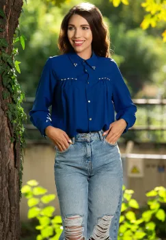 Camasa dama office albastra din voal decorata cu strassuri imagine