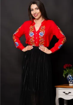 Camasa traditionala rosie cu flori brodate imagine