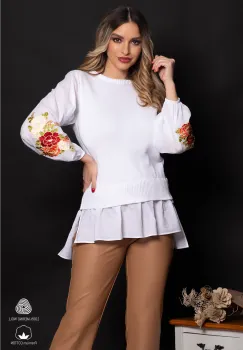 Pulover dama din bumbac alb cu maneci brodate cu bujori bordo si insertie tip camasa imagine